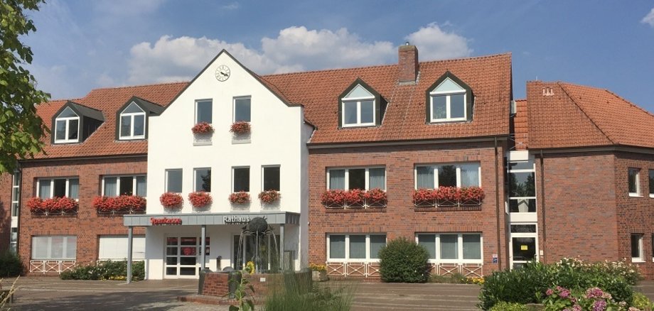 Frontansicht Rathaus Herzlake